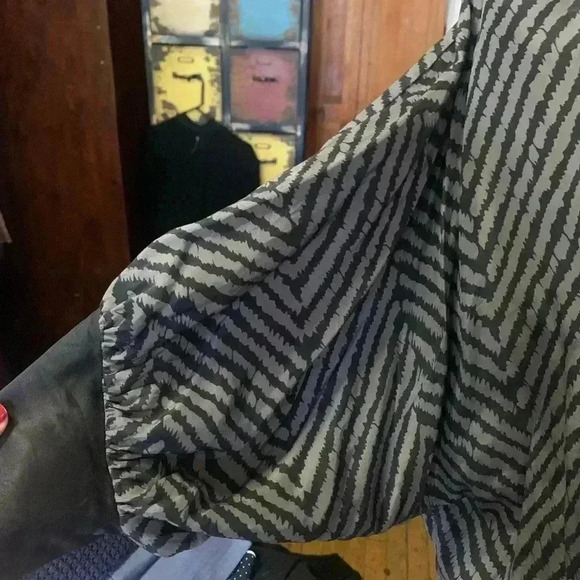 Signature by Shine Sz S Ruffled blouse - Picture 7 of 10